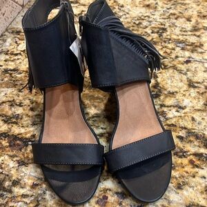 Rampage black wedge sandals with fringe